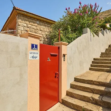 Casa de hóspedes Anica 3*