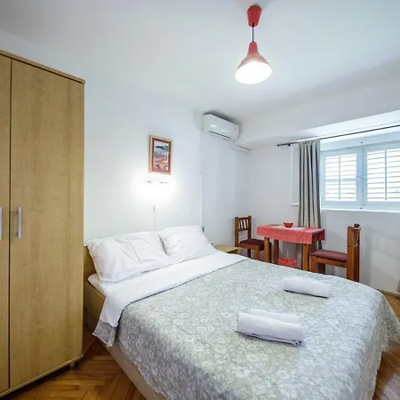 Casa de hóspedes Anica 3*